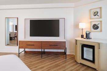 One Bedroom Ocean Front Suite
