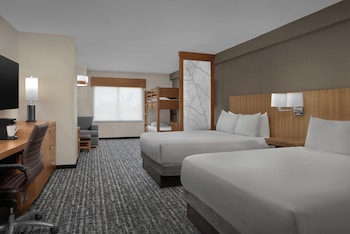 Room, Multiple Beds (High Floor)