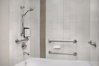 Room, Multiple Beds, Accessible, Bathtub