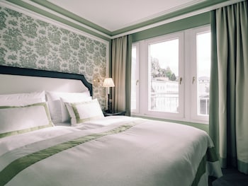 Signature Suite View