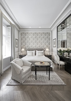 Signature Suite