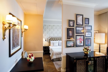 Signature Suite