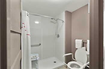Deluxe Room, 2 Queen Beds, Accessible, Non Smoking (Walk-In Shower, First Floor)