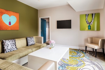 VALLEY SUITE