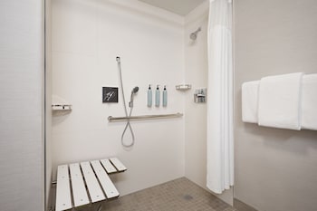 Deluxe Room, 1 King Bed (Hearing Accessible)