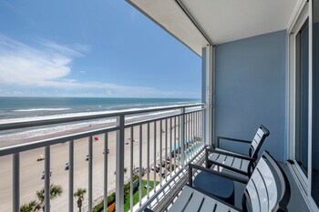 1 Bedroom Ocean Front 1 King or 1 Queen Suite