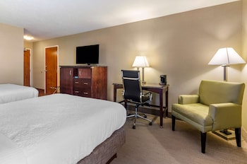 Standard Room, 2 Queen Beds, Non Smoking, Balcony