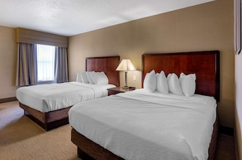 Standard Room, 2 Queen Beds, Non Smoking, Balcony