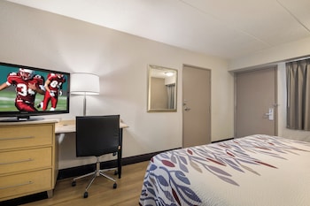 Deluxe Room, 1 King Bed, Accessible (Smoke Free)