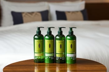 Premier Double (Breakfast for 2) - 2 Drinks provided Once per Stay
