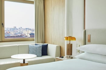 Superior Room, 1 King Bed, City View
