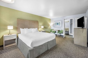 Suite, 1 King Bed, Non Smoking, Jetted Tub