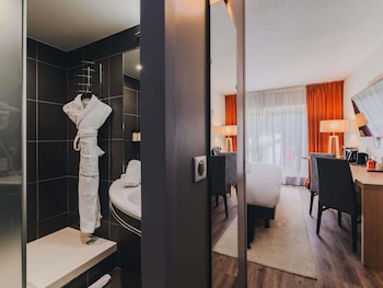 Executive Room, 1 Double Bed, Terrace, Garden View