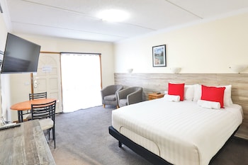 Standard Queen Room