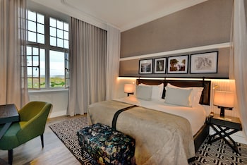Deluxe Suite (King bed)