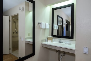Deluxe Room, 2 Double Beds, Accessible, Non Smoking (Roll-In Shower)