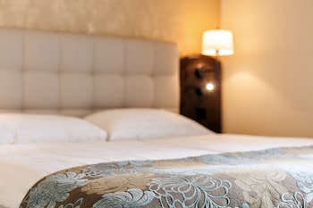 Economy Double Room, 1 King Bed