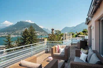 Penthouse, Lake View