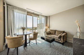 Sofitel Suite Sea view Two singles or a large bed any floor terrace