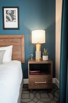 Deluxe Room, 1 King Bed