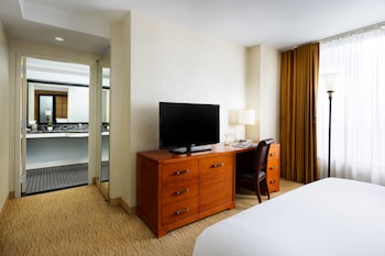 Standard Room, 1 Queen Bed, Accessible