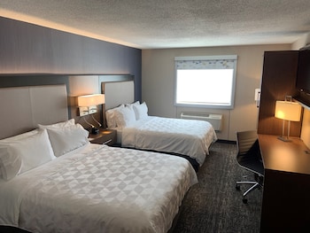 Standard Room, 2 Queen Beds, Refrigerator