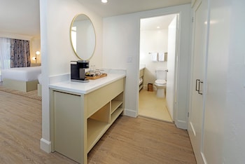 Deluxe Room, 2 Queen Beds