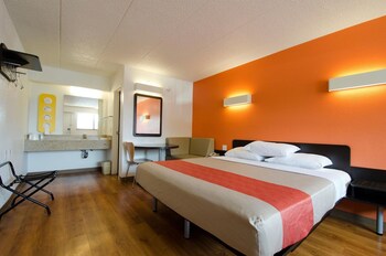 Standard Room, 1 King Bed, Non Smoking, Refrigerator & Microwave