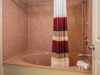 Superior Room, 1 King Bed, Non Smoking, Jetted Tub