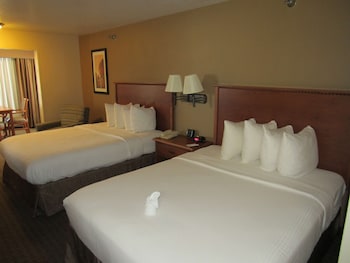 Suite, 2 Queen Beds, Refrigerator & Microwave, Tower