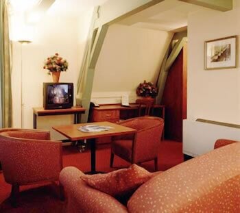 Suite, 1 Double Bed, Non Smoking, Refrigerator (Living Room)