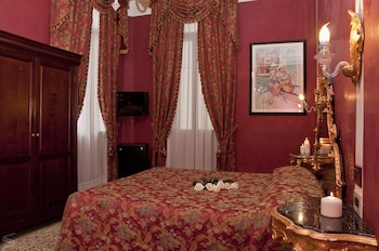 Grand Double Room, Canal View