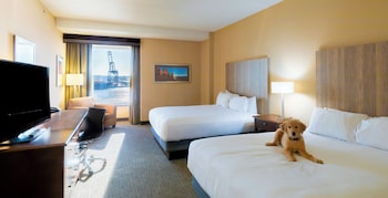 Club Room, 2 Queen Beds, Harbour View, Free Breakfast