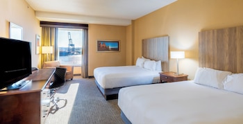 Club Room, 2 Queen Beds, Harbour View, Free Breakfast