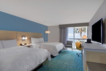Room, 2 Queen Beds, Partial Ocean View