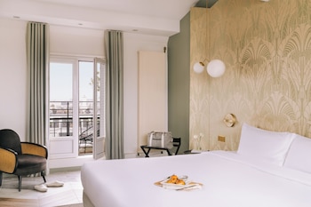 The Couture Suite - Eiffel Tower and Montmartre View