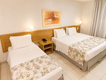 Quarto Triplo Casal