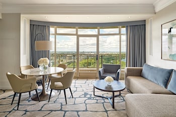 Executive Suite, 1 King Bed (Park Lane)