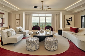 Suite (Ambassador)