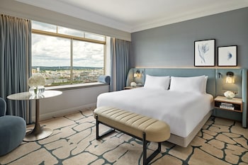 Luxury Suite, 1 King Bed (Park Lane)