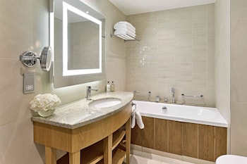 Luxury Suite, 1 King Bed (Mayfair)