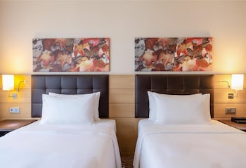 Twin Junior Suite City Wing