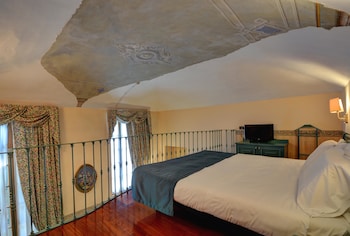 Junior Suite, 1 Queen Bed