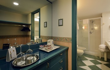 Junior Suite, 1 Queen Bed