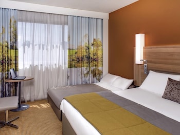 Family Room, Multiple Beds