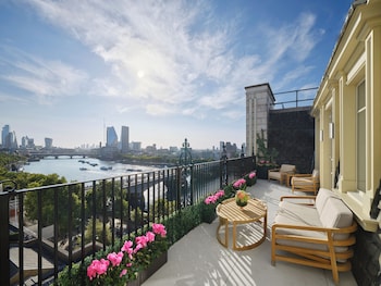 Suite, 2 Bedrooms, Terrace (1313sf, 122s m)