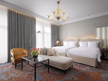 Luxury Room (2 Single Beds, 376sf, 35sm)