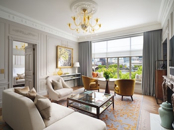 Suite, 1 Bedroom, River View ( 656sf, 61sm)