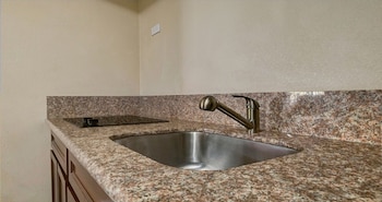 Standard Room, 2 Queen Beds, Non Smoking, Kitchenette