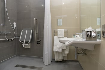 Standard Room, 1 King Bed, Accessible